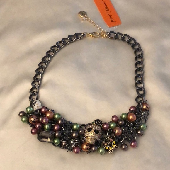 Betsey Johnson Gun Metal Tone Curb Link Bib Necklace Halloween Charms NWT - Picture 9 of 16